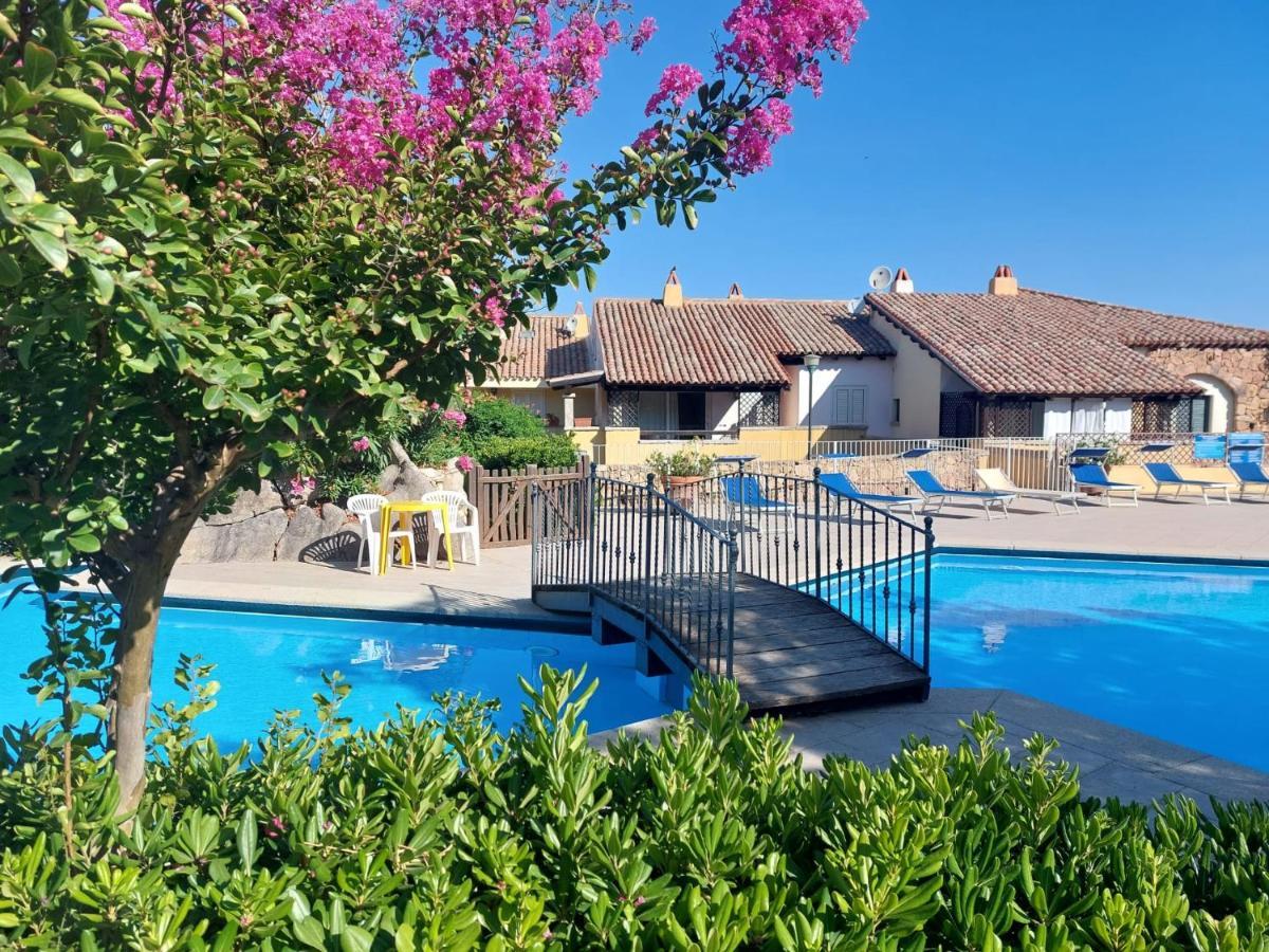 Casetta Bouganville Porto Rotondo Exteriör bild